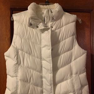 White GAP Puffer Vest NWT SOLD AS IS stained